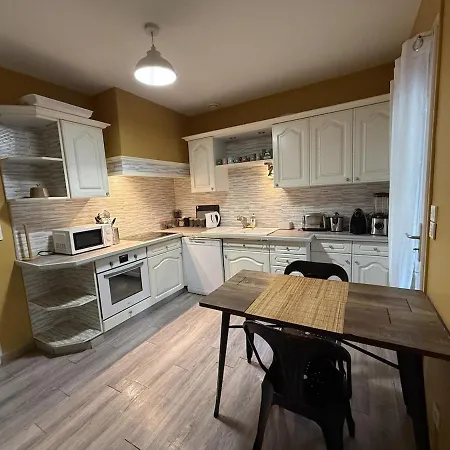 Maison Chaleureuse Et Familiale Avec Jardin Au Calme A Avignon *