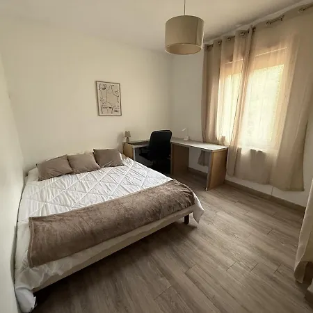 Maison Chaleureuse Et Familiale Avec Jardin Au Calme A Avignon Tatil Evi Les Angles (Gard)