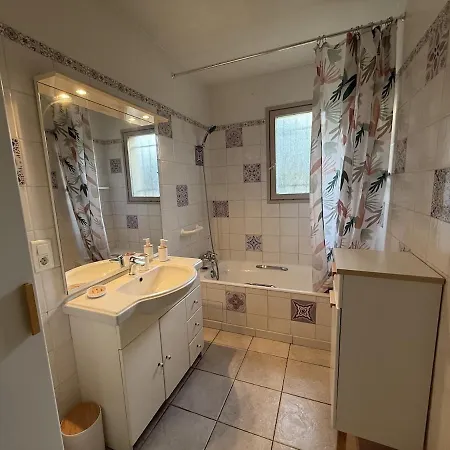 Maison Chaleureuse Et Familiale Avec Jardin Au Calme A Avignon Ferienhaus